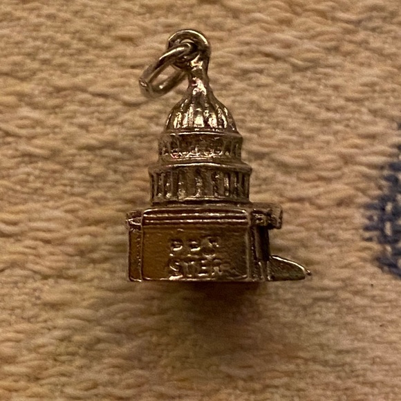 U.S. Capitol Building Sterling Charm - Picture 5 of 11